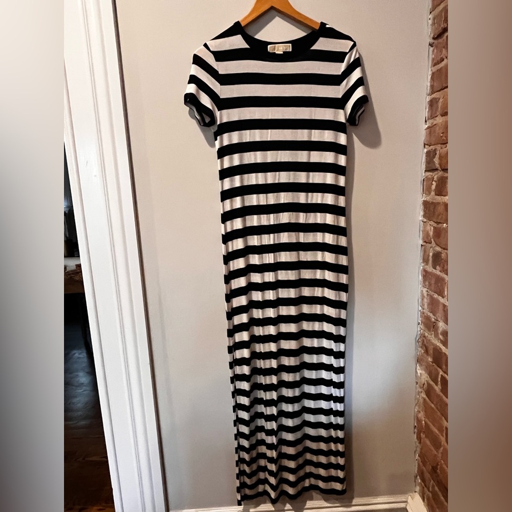 Michael Kors Black and White Raglan Sleeve Maxi Dress